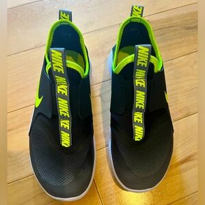 New  — worn only in the house for a few minutes 🤣 — boys Nike shoes size 2. 👟